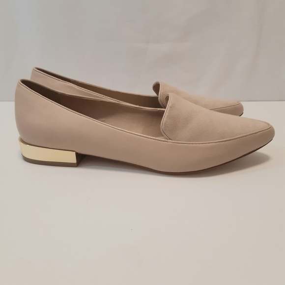 Aldo Flats with small gold heel detail - Picture 1 of 7